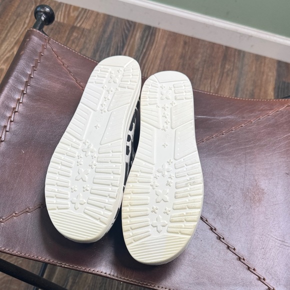 3 pair canvas slip-ons 10 - Picture 6 of 16